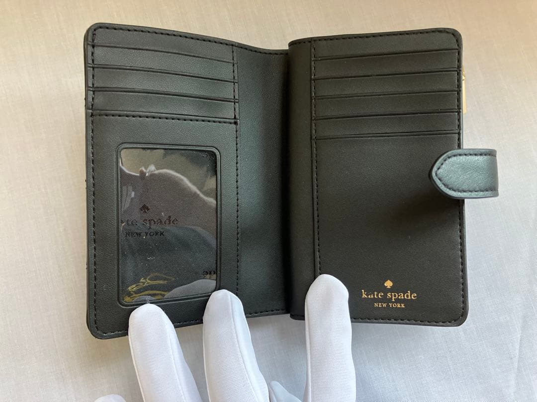 【新品未使用】kate spade ケイトスペード キルティング ミディアム財布