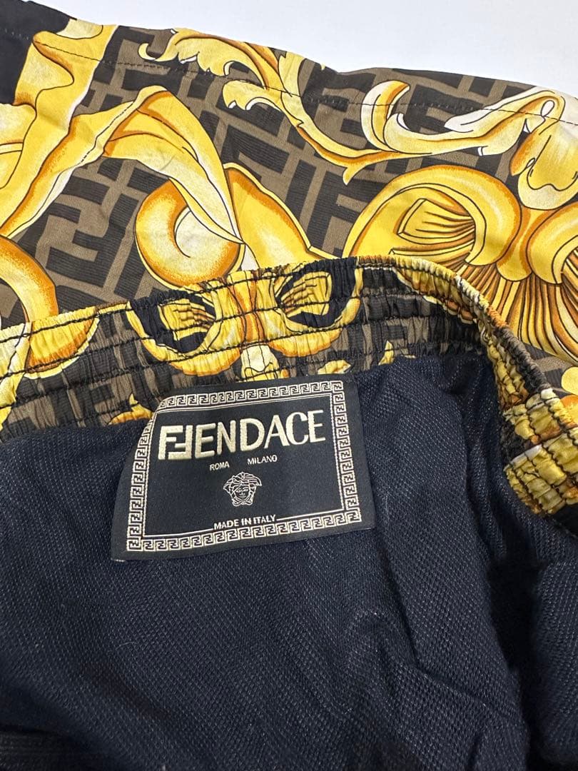 FENDACE FENDI× VERSACE水着 サイズ50 ゴールドバロック