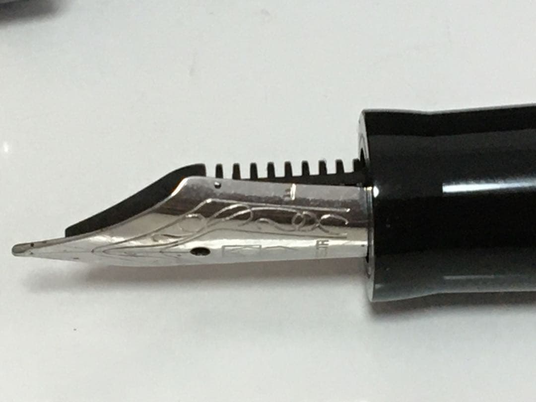 draz　デルタ万年筆ドルチェビータスリム