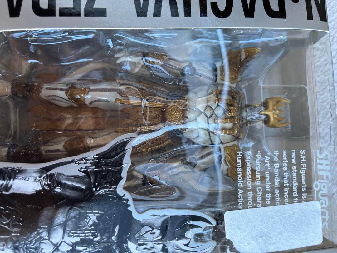 S.H.Figuarts 仮面ライダーゼロ　ンダグバゼバ