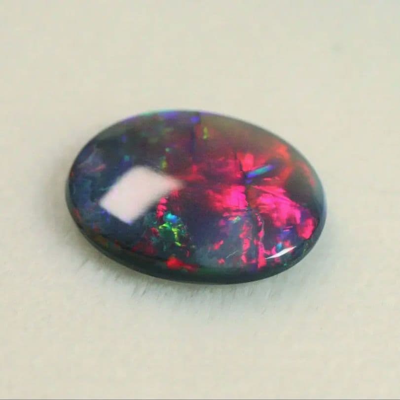 オーストラリア　ライトニングリッジ産　ブラックオパール　ルース　B024
