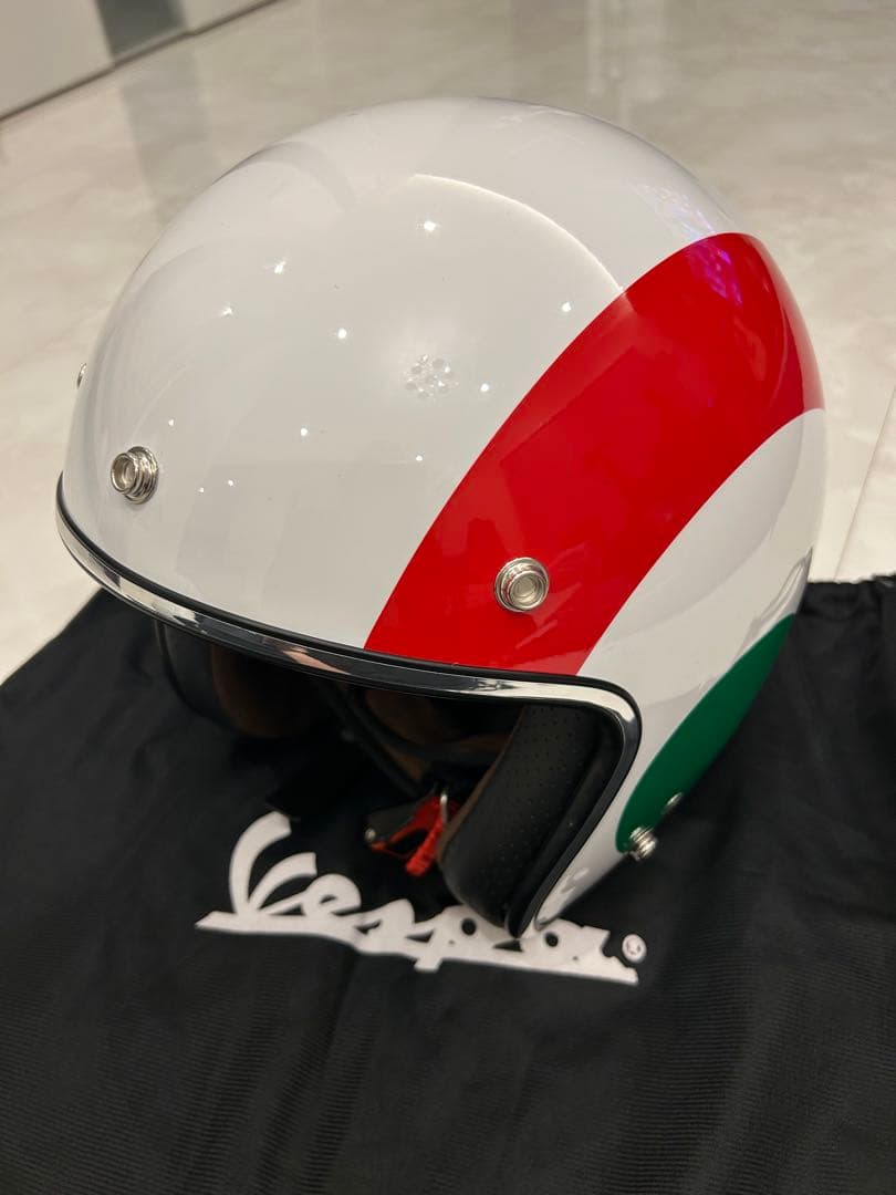 お値下げ！新品同様！Vespa ヘルメット ホワイトレッドグリーン