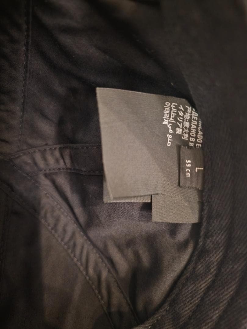 BALENCIAGA ブラック ベースボールキャップ