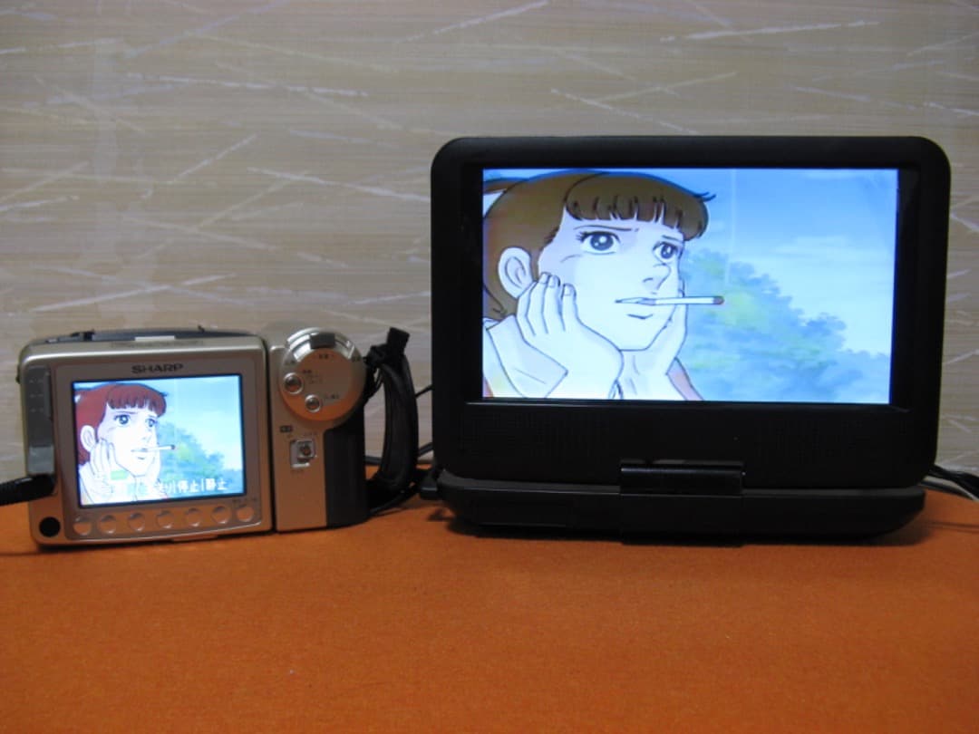 動作OK❗️☆シャープの液晶8ミリビデオカメラ・VL-EL480 ☆美品