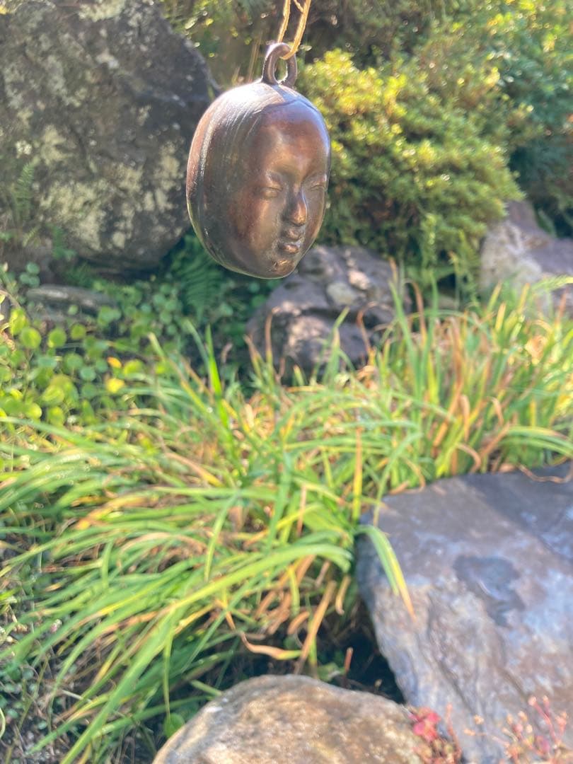 ブロンズ 顔の彫刻