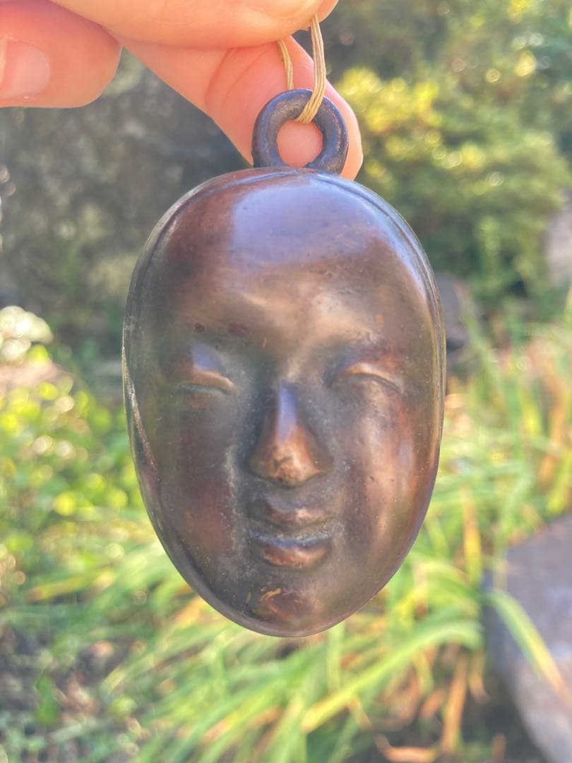 ブロンズ 顔の彫刻