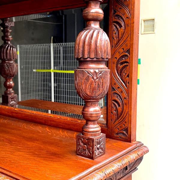 1880年頃　イギリスアンティーク　ミラーバックキャビネット　カップボード