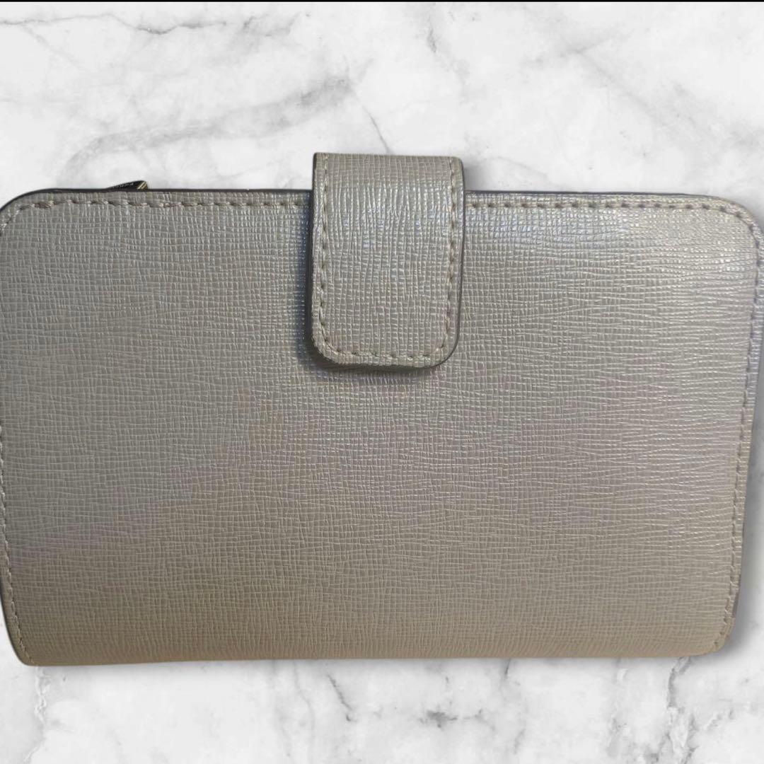 新品　FURLA グレー 二つ折り財布