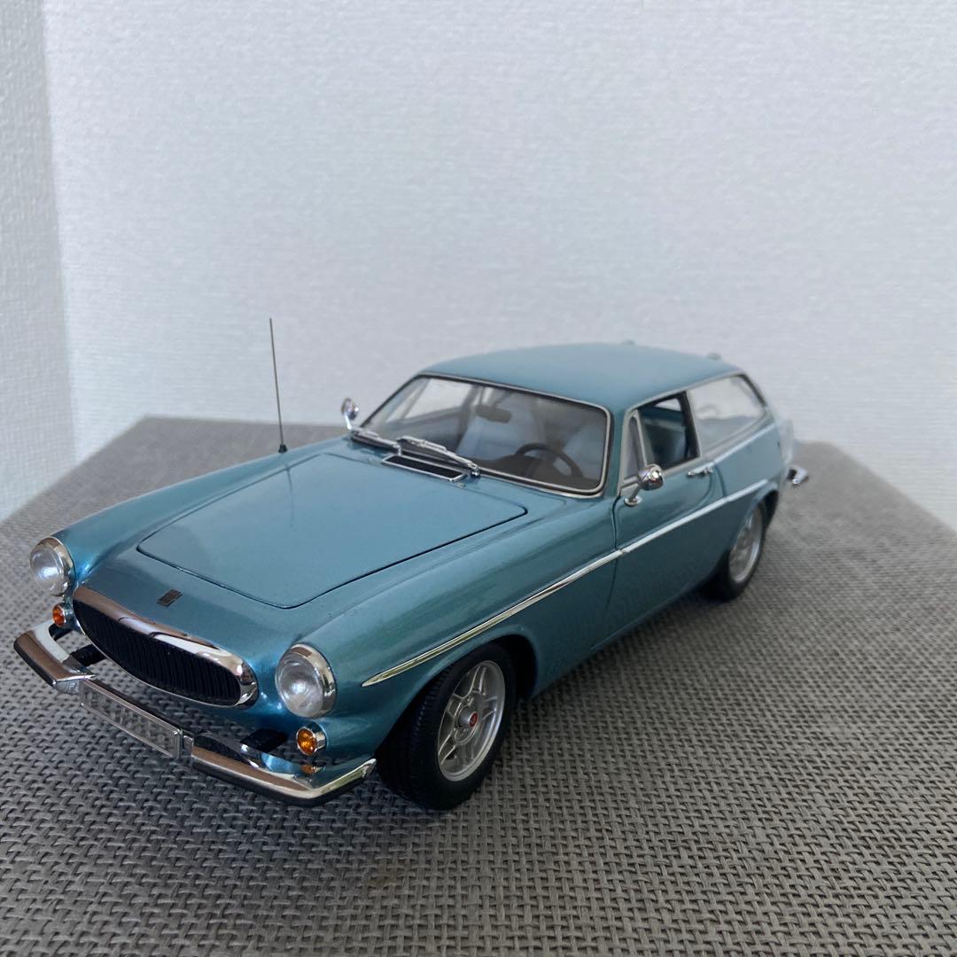 MINICHAMPS 1/18 VOLVO P1800 ES 1971 ブルー