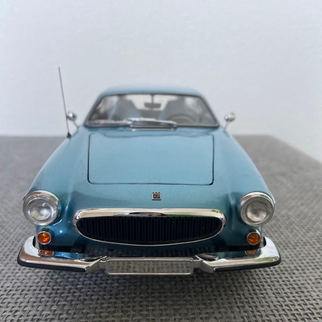 MINICHAMPS 1/18 VOLVO P1800 ES 1971 ブルー