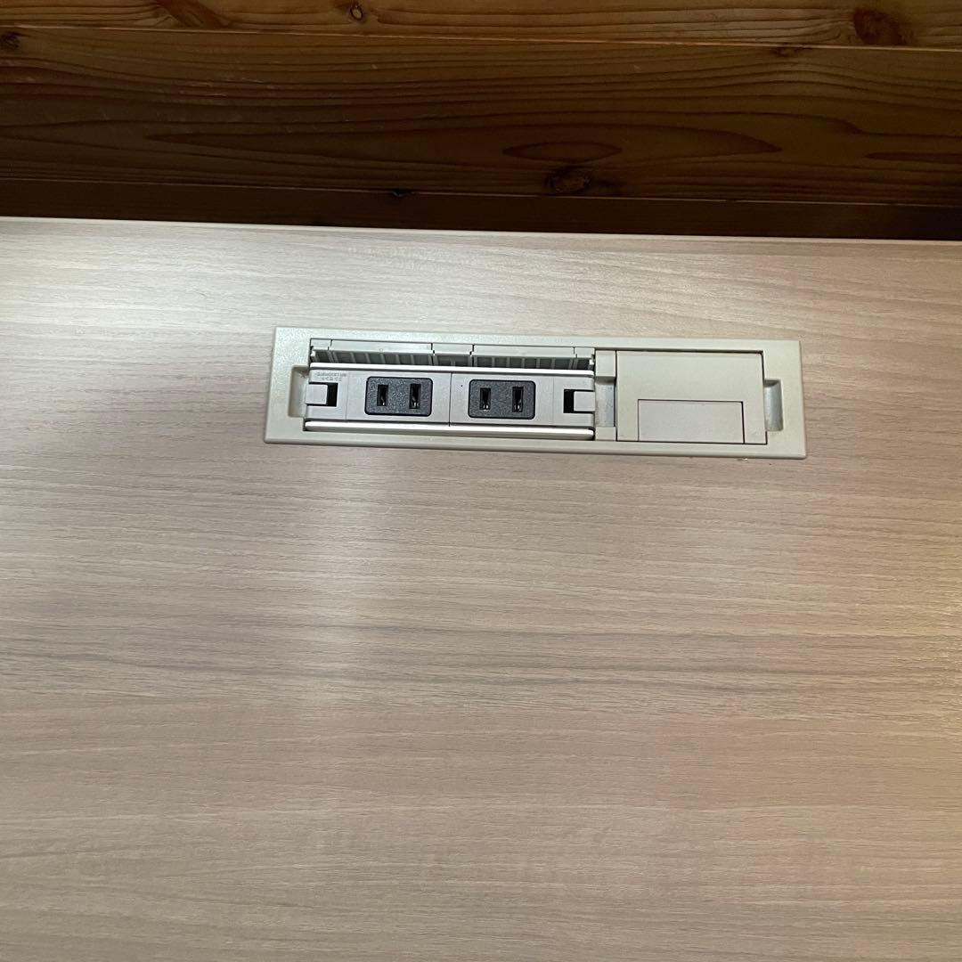 オカムラ 自動昇降デスクSwift 天板幅135×奥行67cm 25万円超