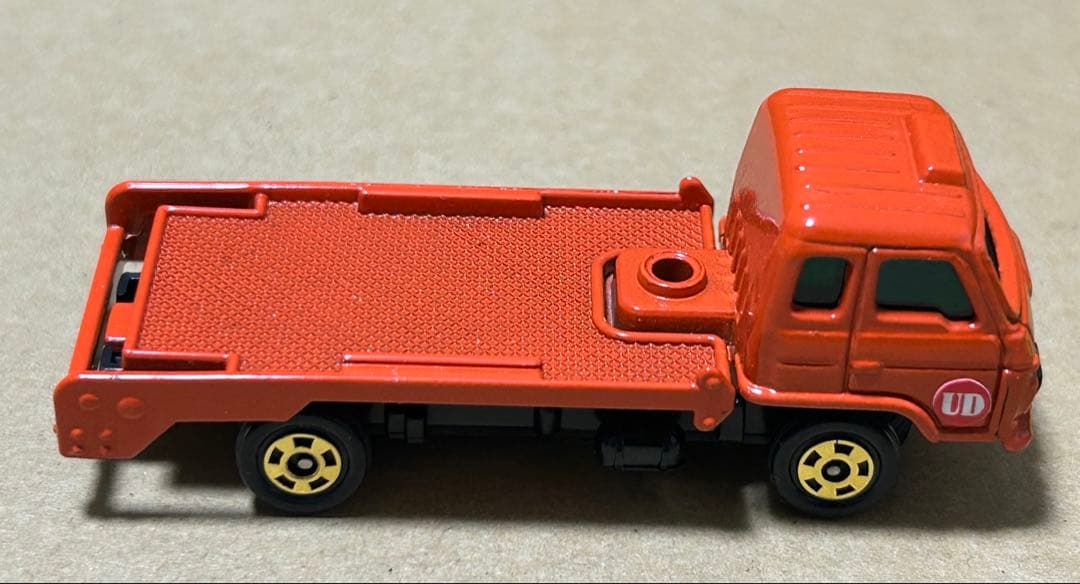 トミカ UD コンドル ブルドーザーキャリア 日本製