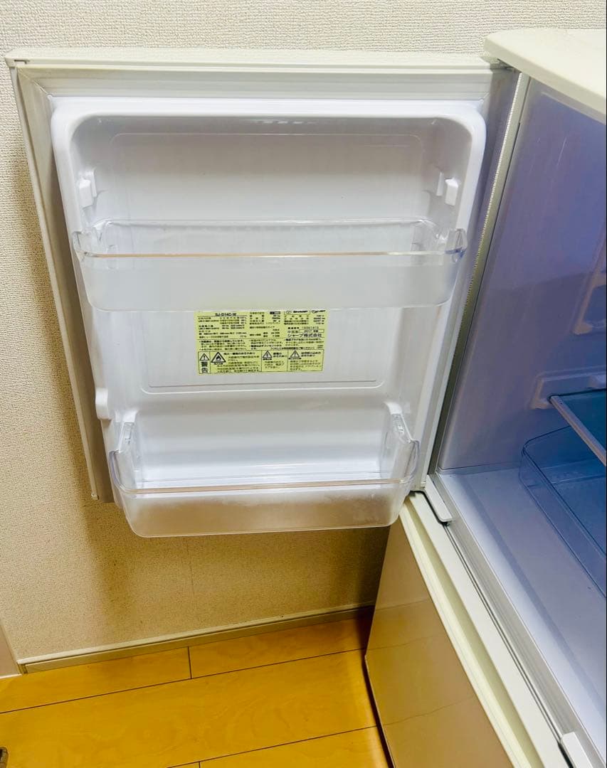 【値下げ】SHARP 冷蔵庫 SJ-D14C-W 137L