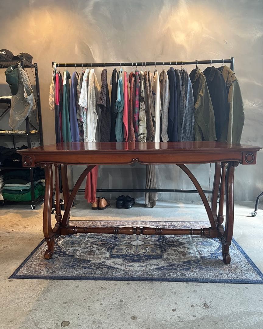 大晦日〜1/4限定価格　アンティーク調　マホガニー　ダイニングテーブル