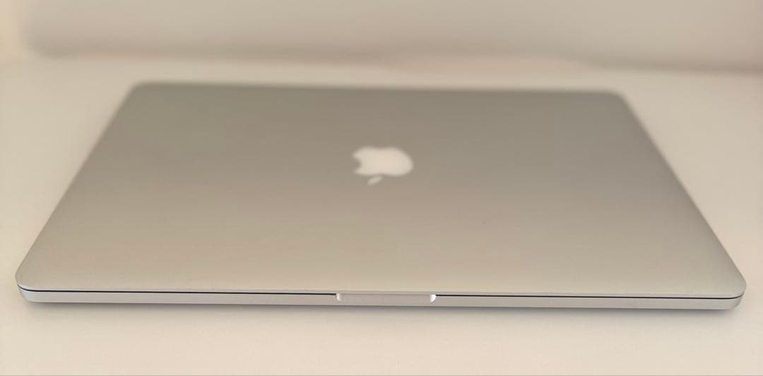 美品 Macbook Pro 2015 15インチ 今年最新mac os