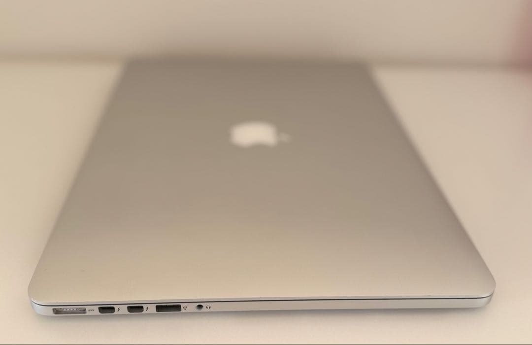 美品 Macbook Pro 2015 15インチ 今年最新mac os