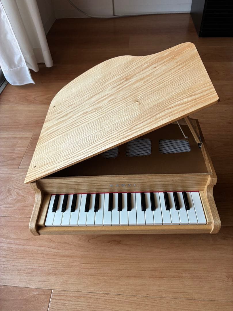 カワイ　グランドピアノ