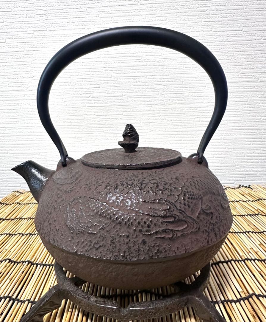 未使用品、供箱、栞、取説付　南部特製銘 １２型 龍文様　南部鉄瓶　南部鉄器
