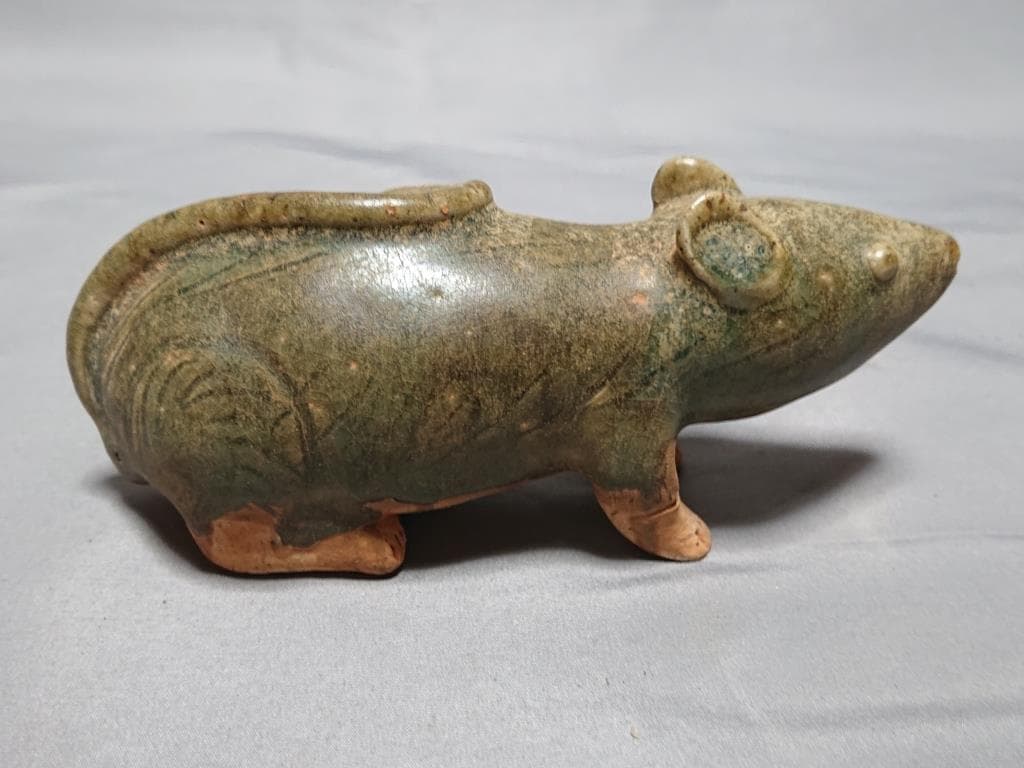 コレクター収集品　クメール 緑褐釉　鼠形壺（B）