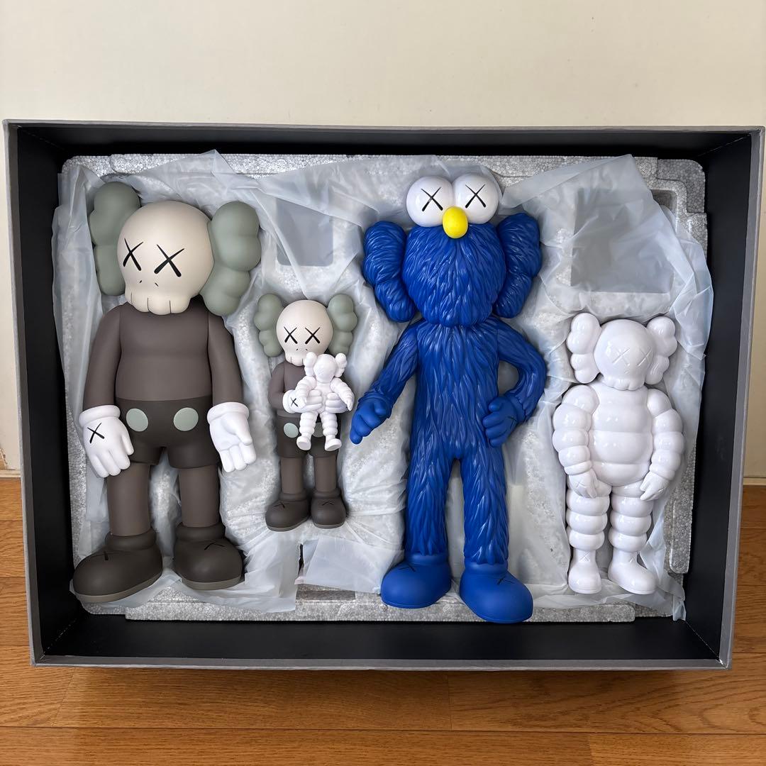 その他 kaws family brown