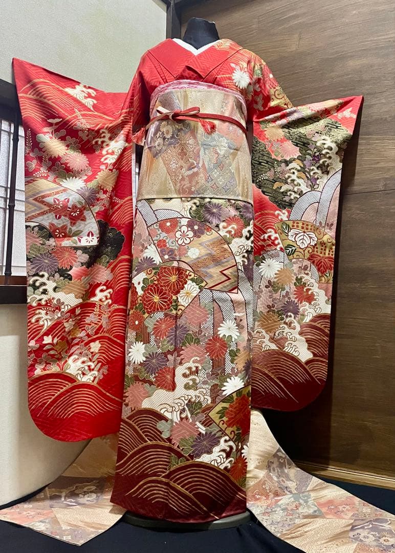 なのなのbox振袖長襦袢サイズS〜M 正絹　花柄 波模様