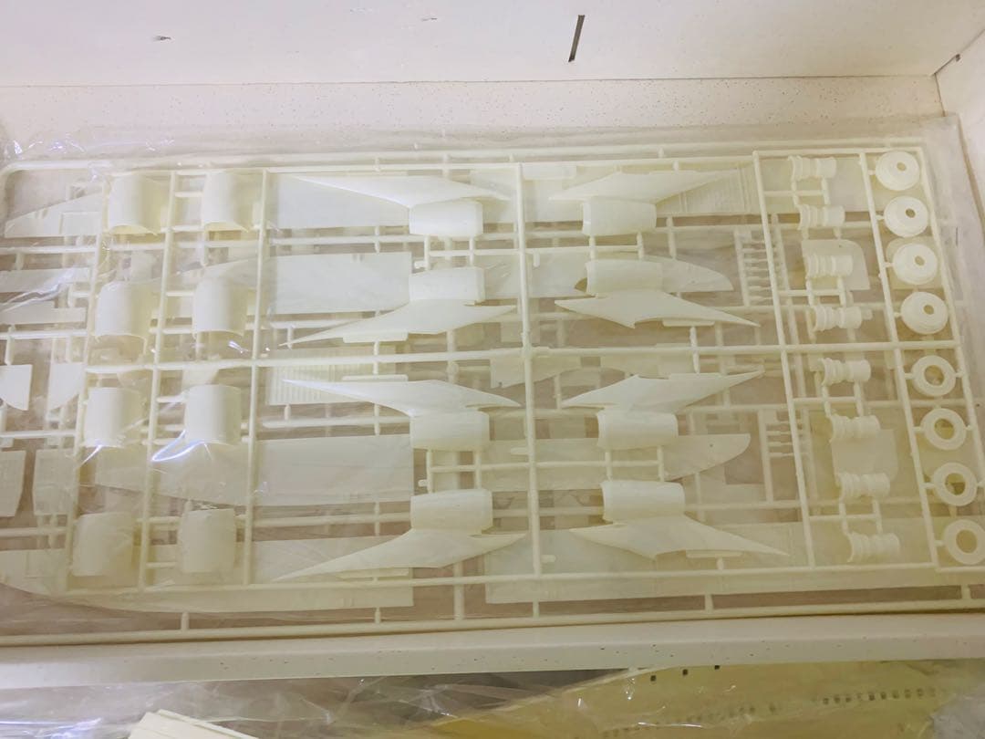 童友社１／１００ユナイテッド航空Ｂ７４７プラモデルキット