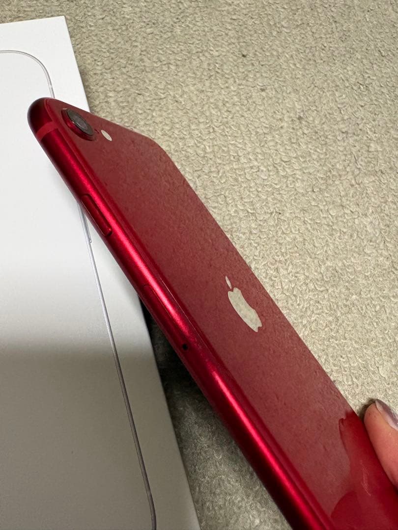 iPhone SE 第3世代 (SE3)レッド