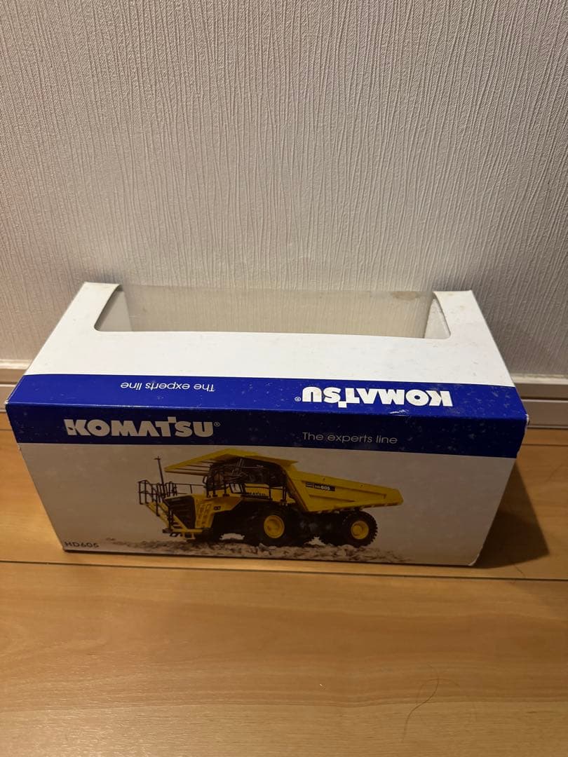 ミニカー KOMATSU HD605