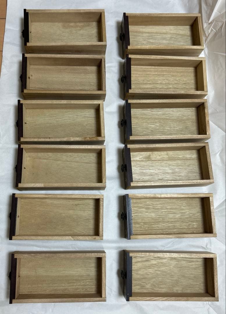 薬箪笥　骨董品　木製チェスト　引き出し16+1個　卓上チェスト　店舗什器