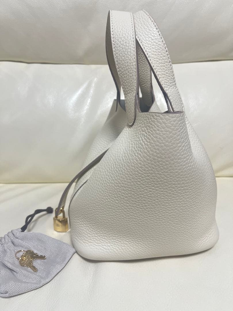 本革キューブバッグ18　ホワイト系(クレ) ゴールド金具　美品