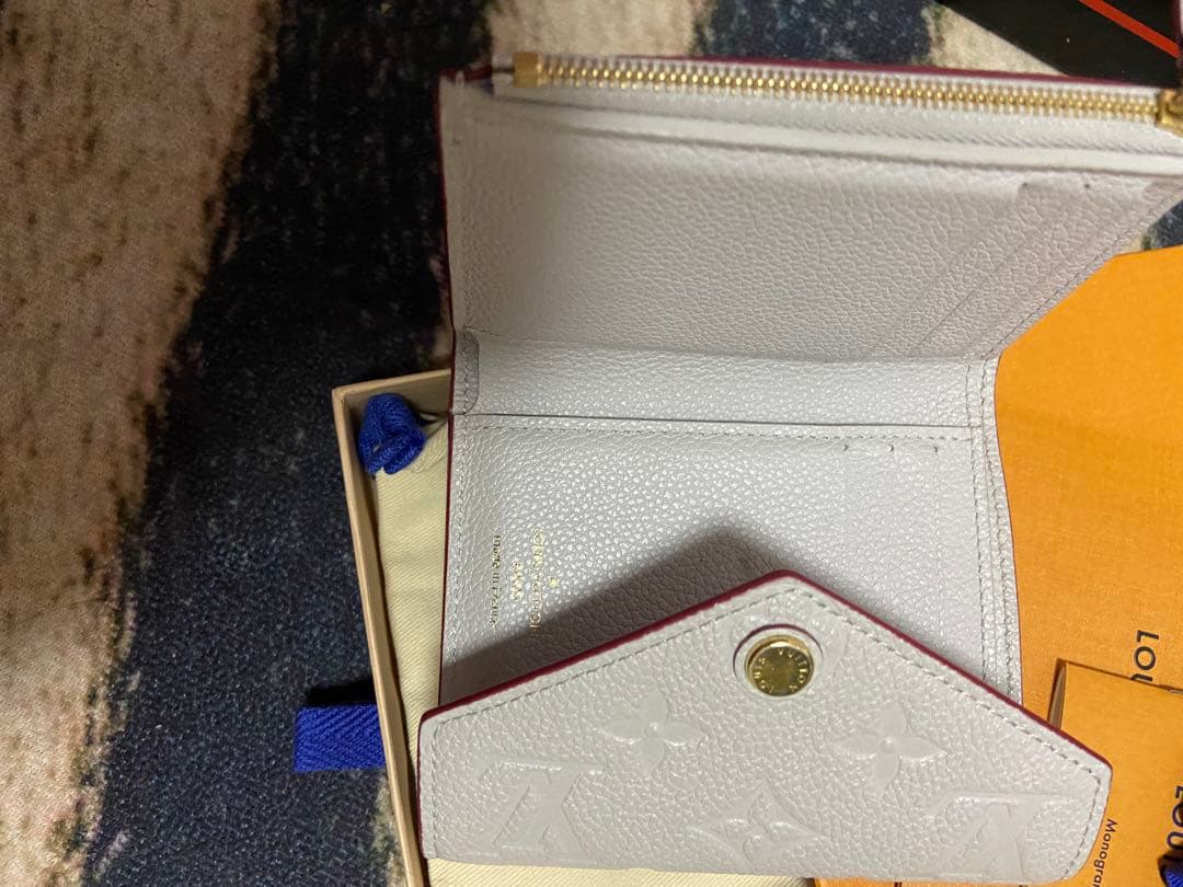 最終値下げ　Louis Vuitton ライトグレー 三つ折り財布