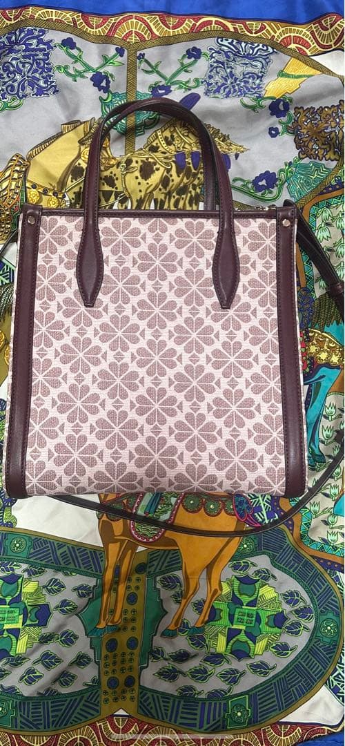 ケイトスペード　フラワーバック