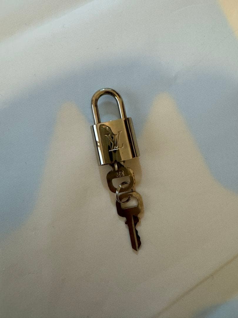 ルイ・ヴィトン バッグ エピ ポルトドキュマンヴォワヤージュ M59162