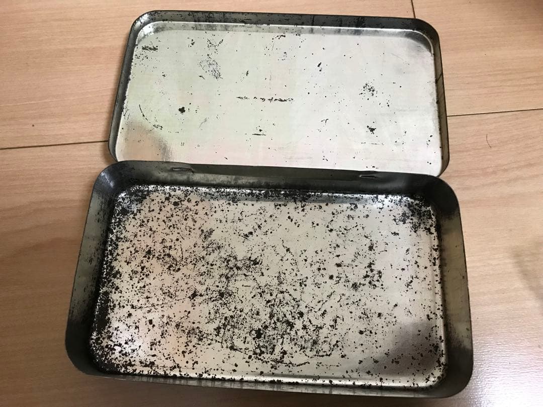 ブリキ缶　フランス　1920-30年代　Bêtises de Tournai