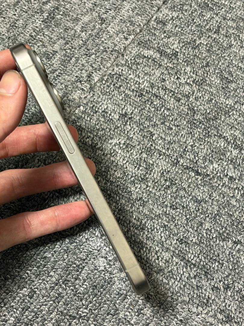 Apple iPhone 15Pro 256GBナチュラルチタニウム本体