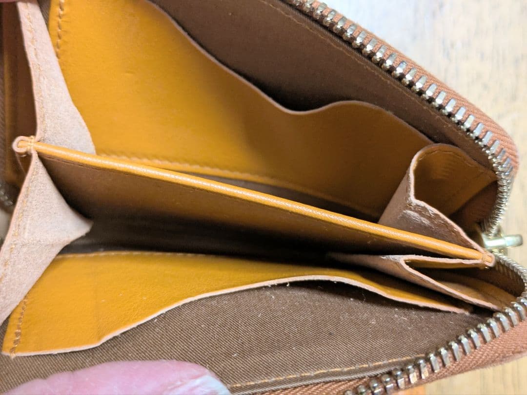 【美品】 IL BISONTE ラウンドジップウォレット ヤケヌメ 人気 現行品