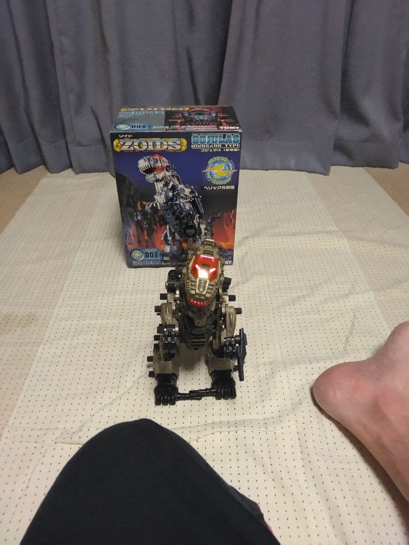 ゴジュラスとデスザウラーです。ジャンク品