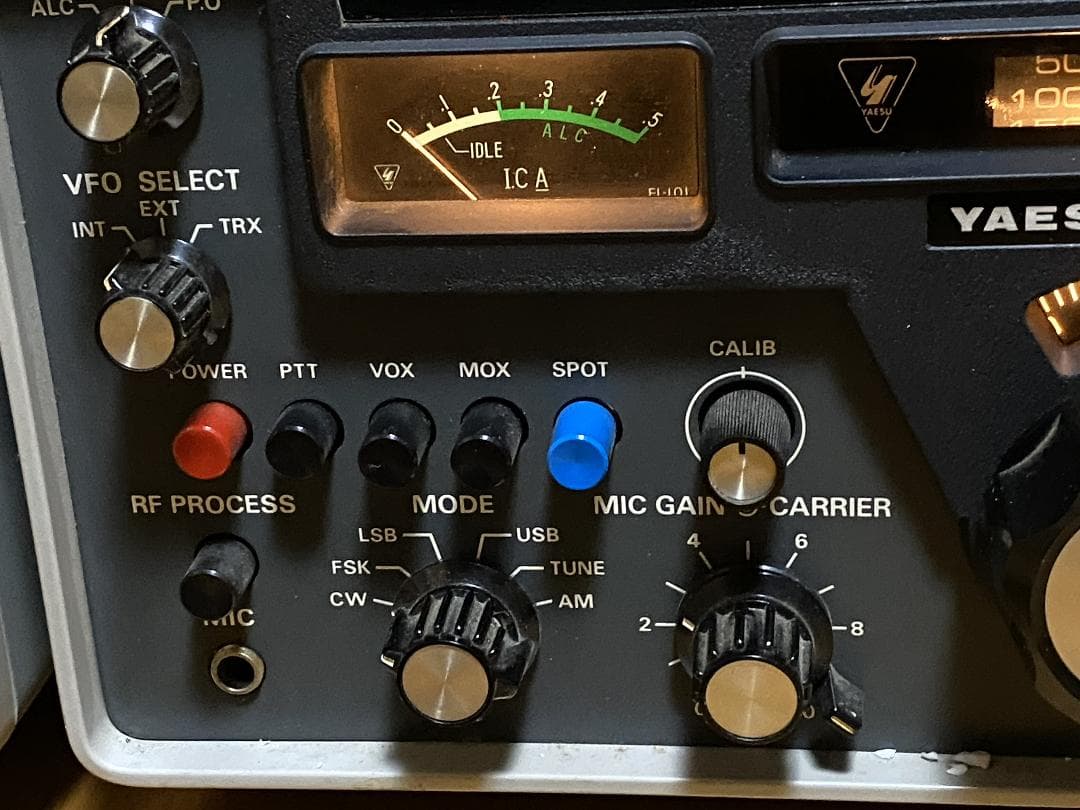 YAESU　FL-101、FR-101　八重洲無線　送・受信機