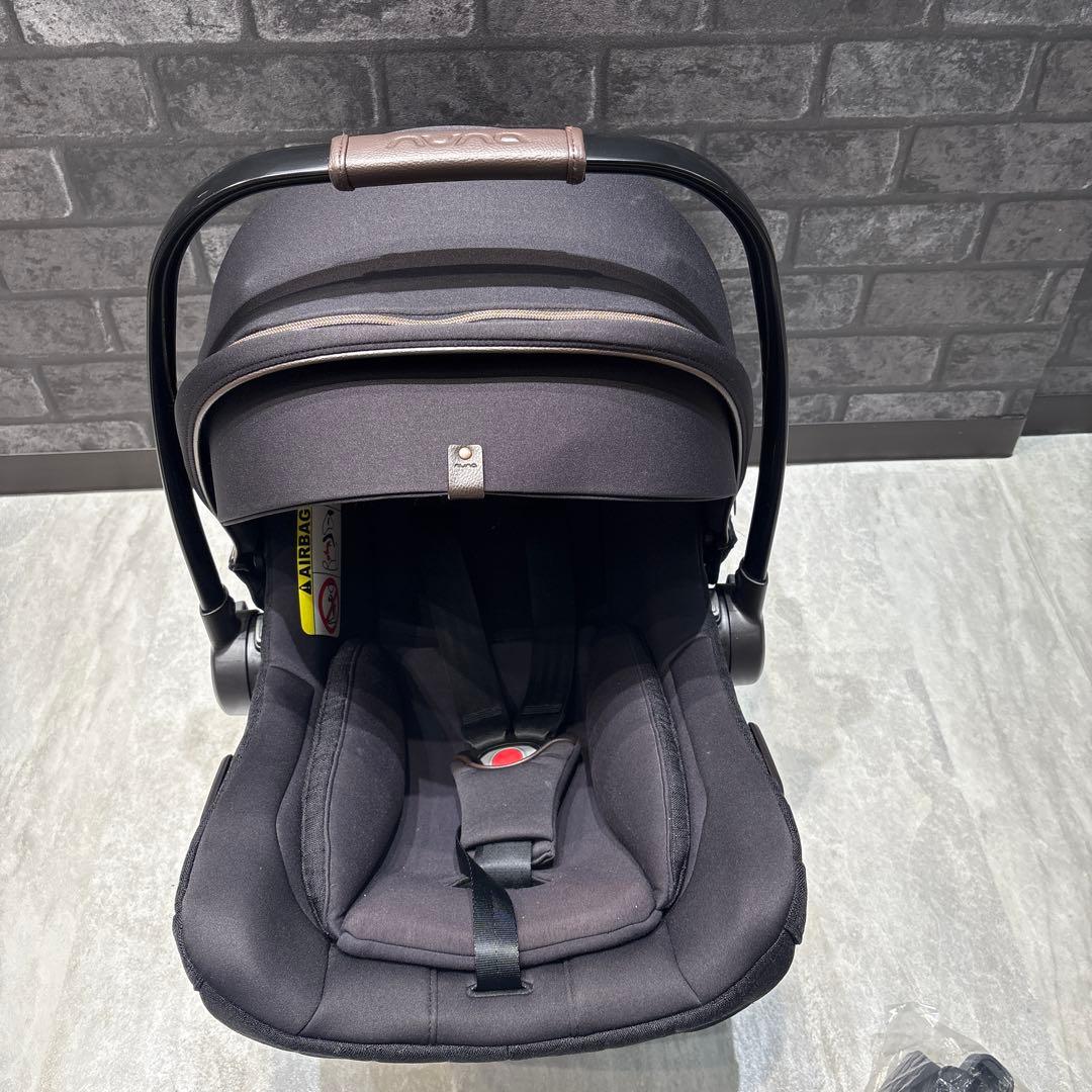 ちゃり♡ひま様　nuna チャイルドシート 一式