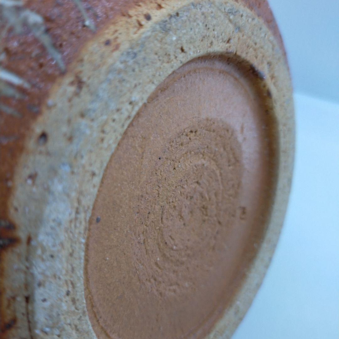 お値打ちのある赤色陶器の花瓶 　　信楽焼　陶芸クラフト　 花模様 陶器