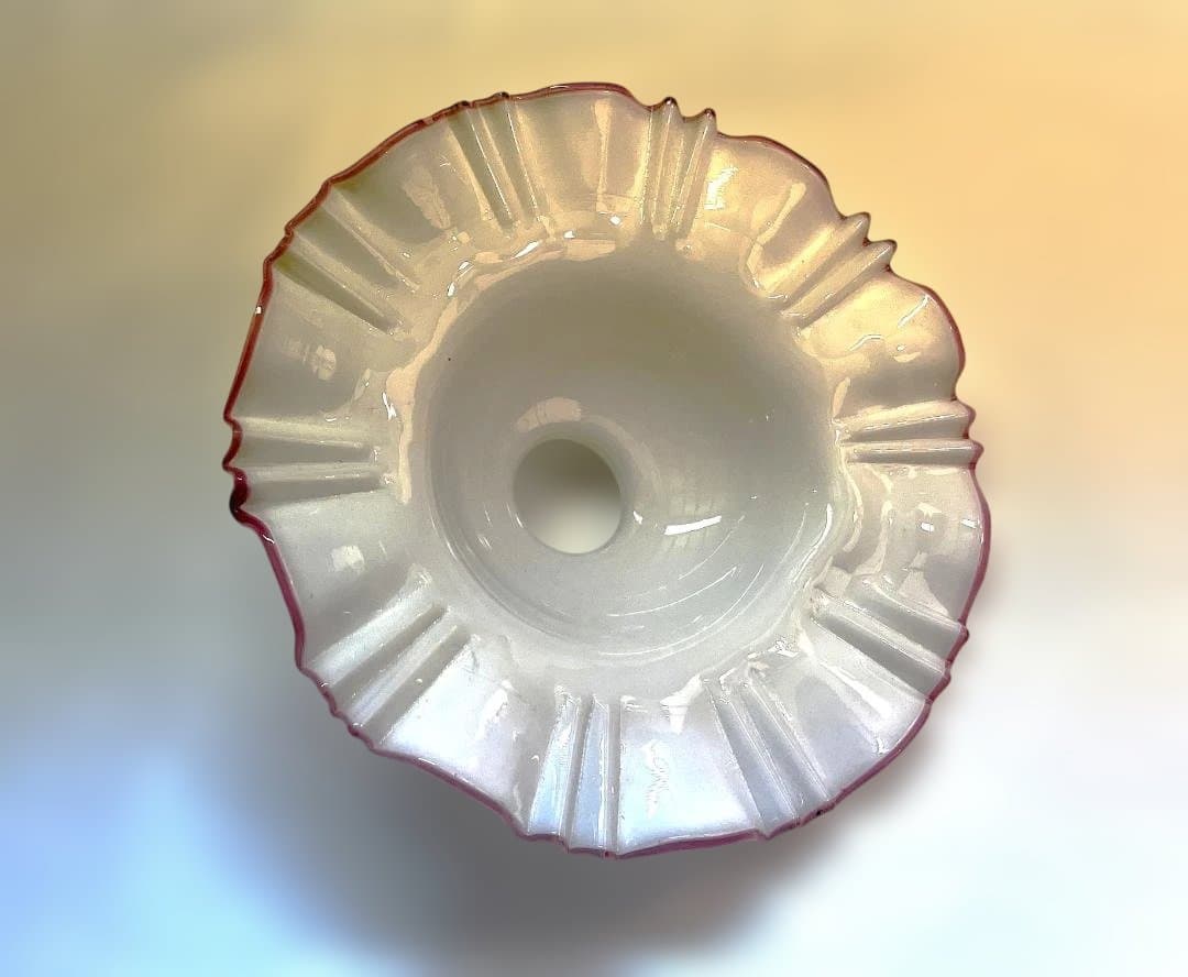 アンティーク ミルクガラス ランプシェード　縁赤フリル　明治~大正