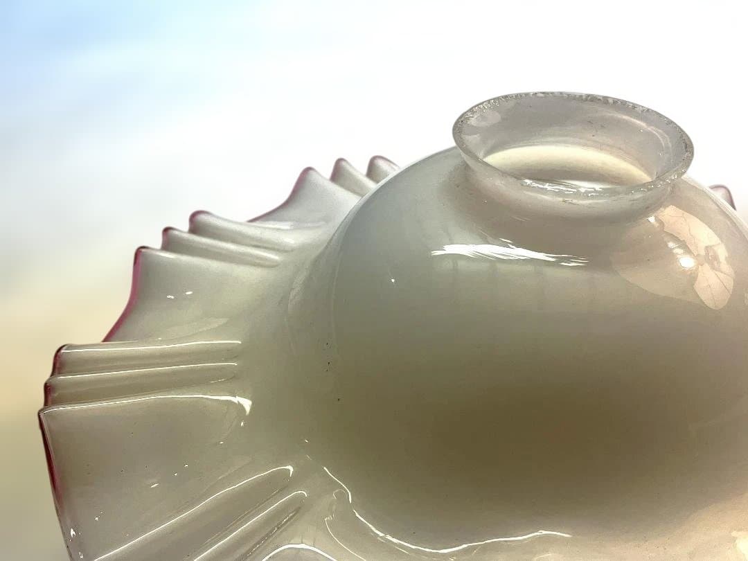 アンティーク ミルクガラス ランプシェード　縁赤フリル　明治~大正