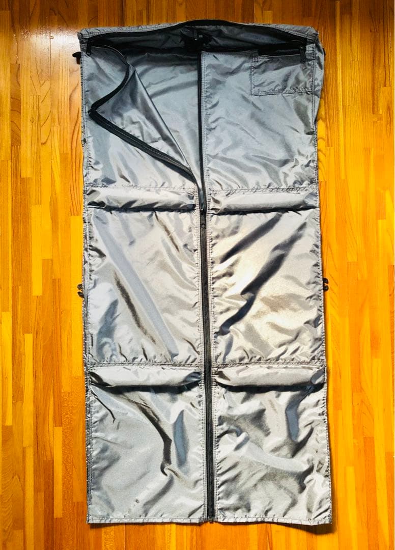 VICTORINOX　ヴィクトリノックス　キャリーカート スーツケース　赤色