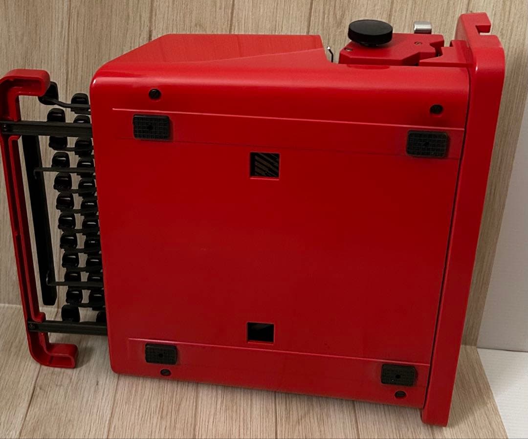 Olivetti Valentine オリベッティ バレンタイン タイプライター