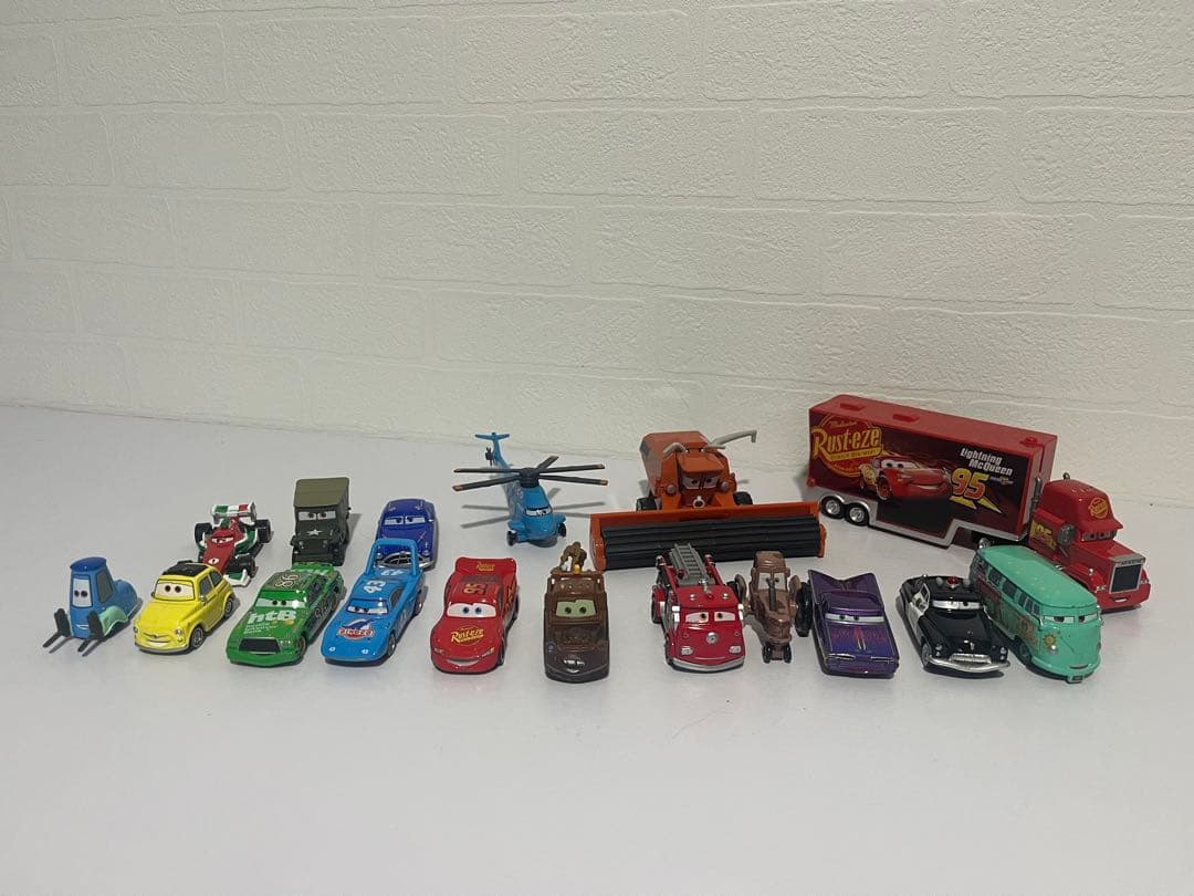 【美品】トミカ カーズ セット （メーターのみ状態が悪いです）