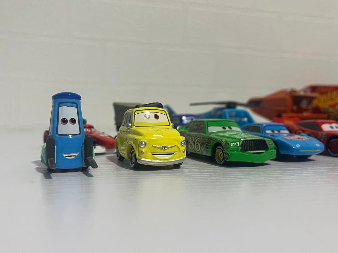 【美品】トミカ カーズ セット （メーターのみ状態が悪いです）