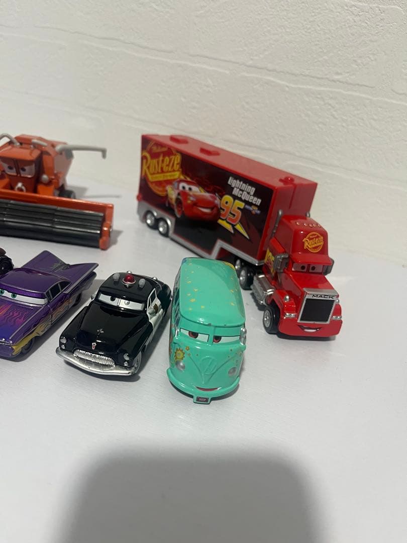 【美品】トミカ カーズ セット （メーターのみ状態が悪いです）