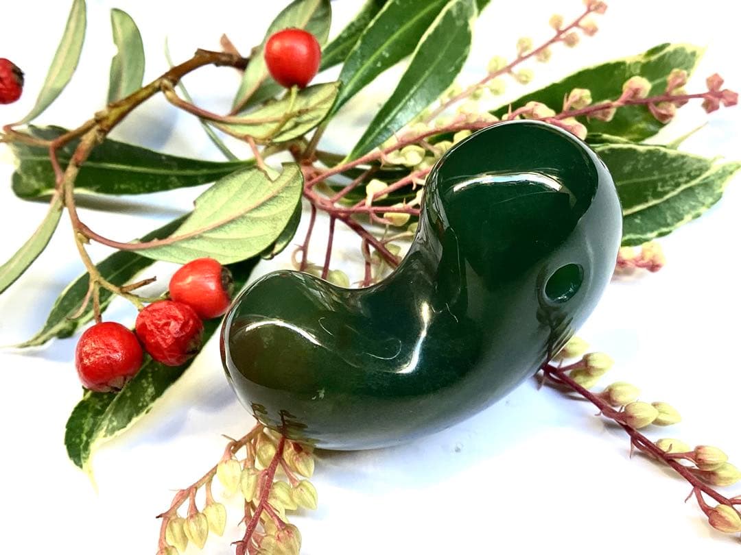 ✳入手無理の1点‼️青緑の碧玉勾玉　出雲石*再結晶線入り*赤線入り　コレクション‼️