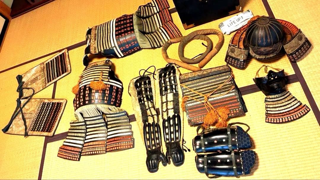 【美品】　等身大甲冑 鎧一式 甲冑・鎧・兜・鎧立て付き