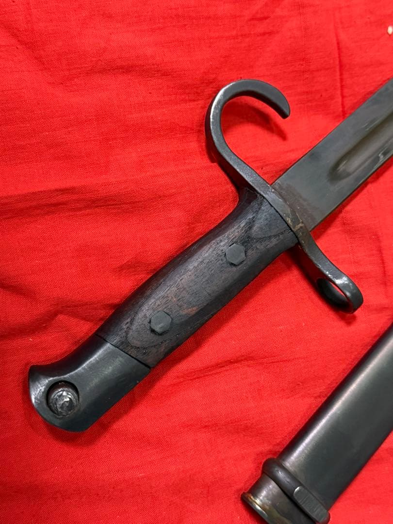 古い物で詳細不明‼️日本軍三十年式銃剣と鞘★鉄製❗️レプリカ？訓練用？刃無し模造刀‼️